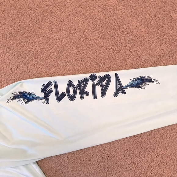 Paragon Long Sleeve Swim Top Size S UPF 50 Caladesi Island Florida Shark Graphic - Picture 5 of 7